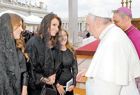 A la ceremonia asisitió Sofía Castro, Angélica Rivera y Fernanda Castro.